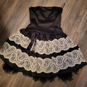 Vintage Jessica McClintock lace dress